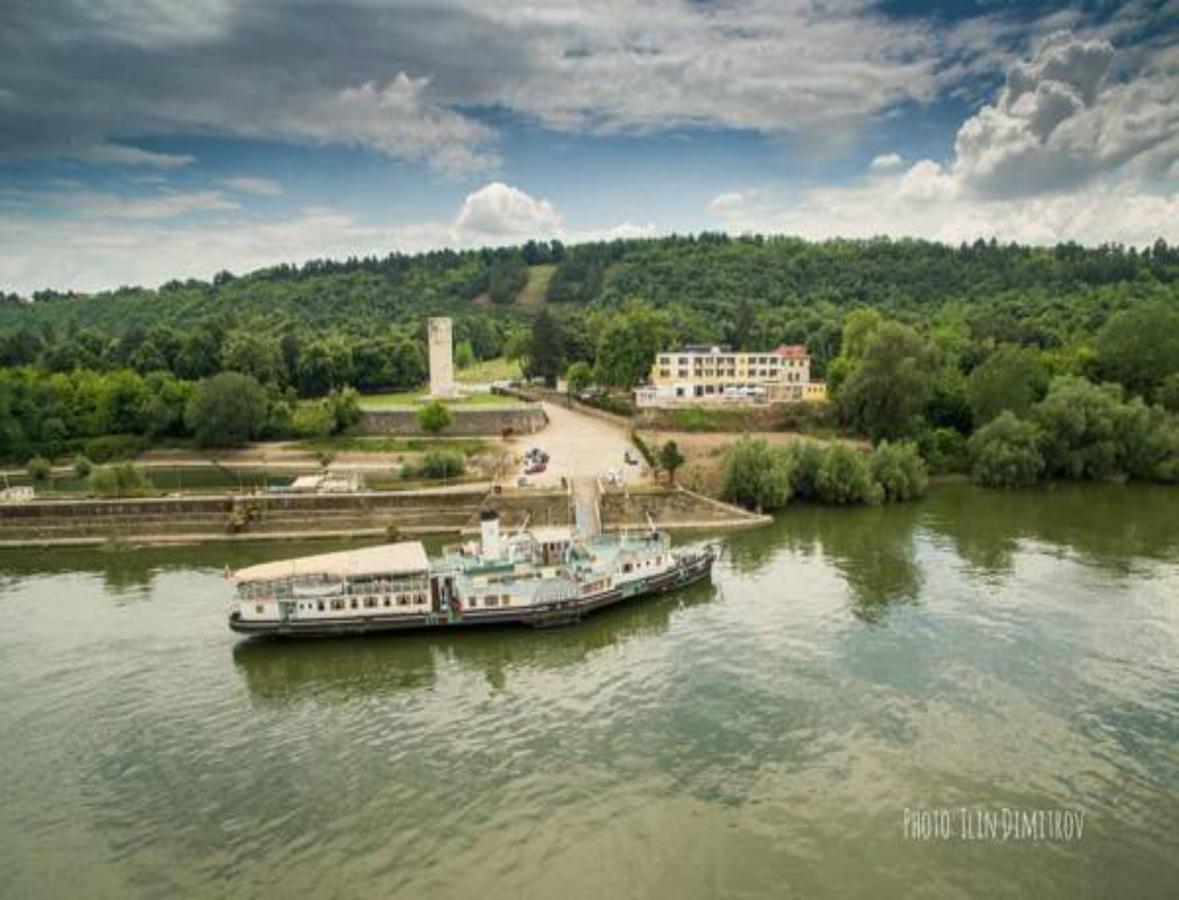 Хотелски Комплекс Радецки Град Козлодуй Hotel Kozloduy Ngoại thất bức ảnh